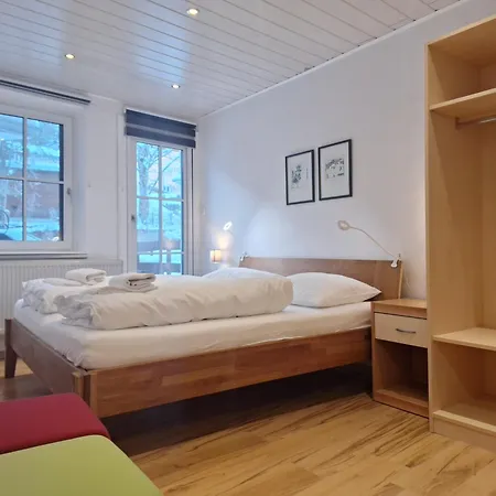 Peacock - Steinbock 滨湖采尔