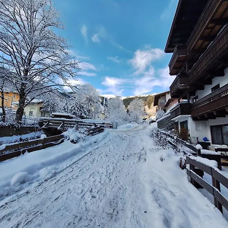 Peacock - Steinbock Zell am See